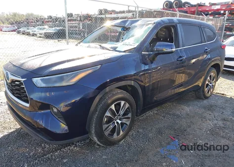 2024 Toyota Highlander Hybrid Xle z USA, uszkodzony, nr VIN 5TDKARAH8RS531648